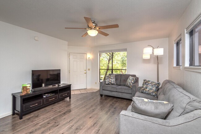 Building Photo - 6655 N Canyon Crest Dr