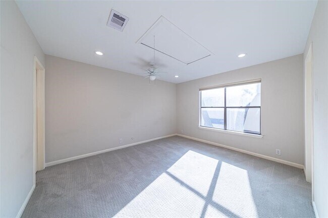 Building Photo - 2444 Bering Dr