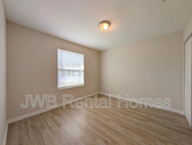 Building Photo - 6437 118th St