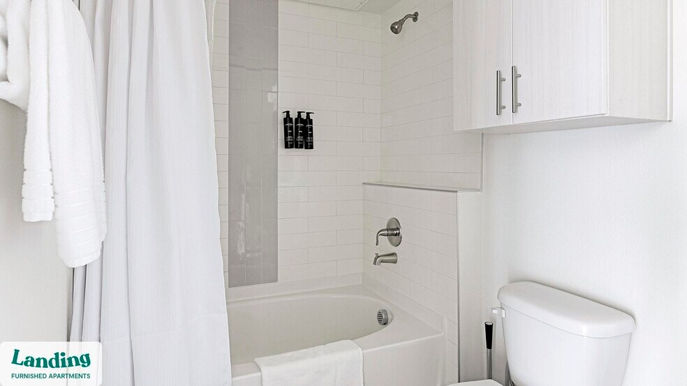 Building Photo - 3383 Cedarplaza Ln