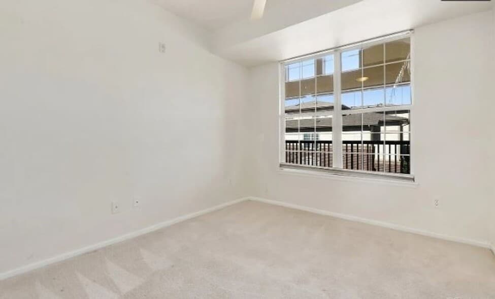 Building Photo - 3875 S Dayton St