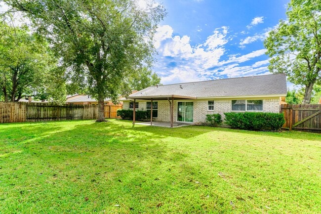 Building Photo - 19414 Leafwood Ln