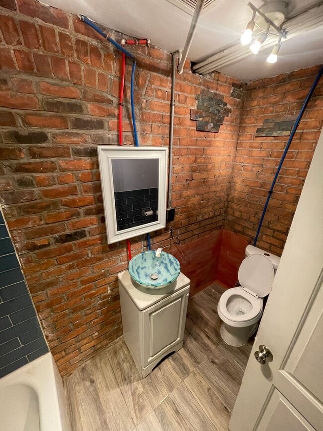 Building Photo - CASS D APARTMENTS-516 Kirby