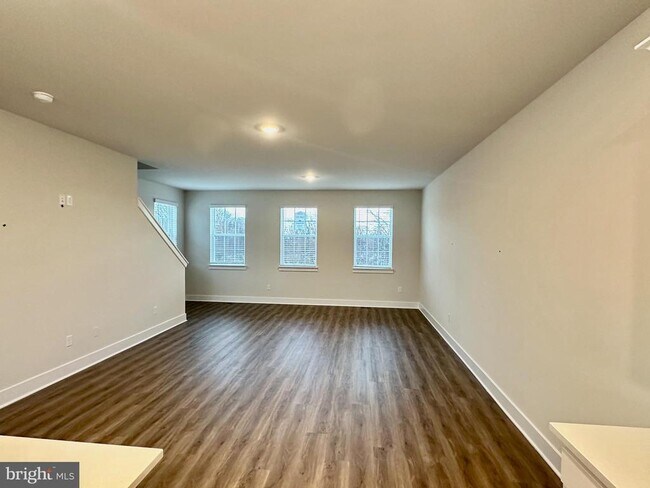 Building Photo - 1801 Harvest Dr