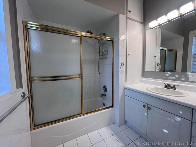 Building Photo - 1061 Bimini Ln