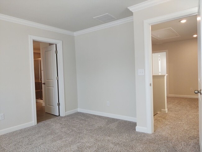 Building Photo - Beautiful, Pristine move in ready home loc...