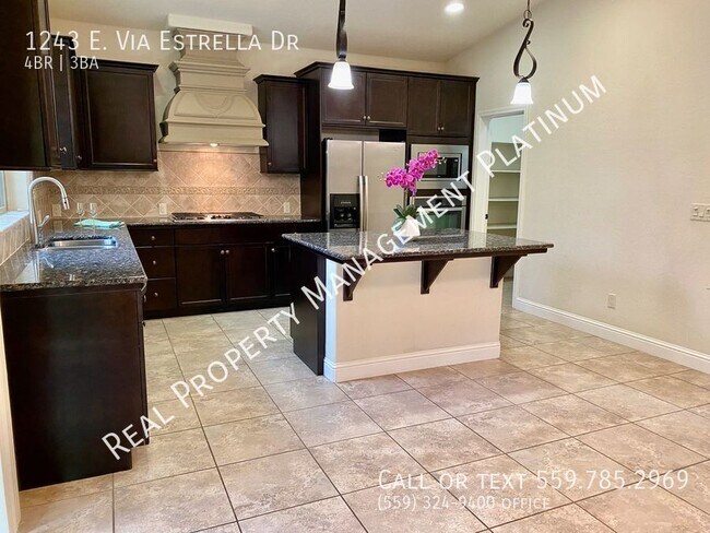 Building Photo - 1243 E Via Estrella Dr