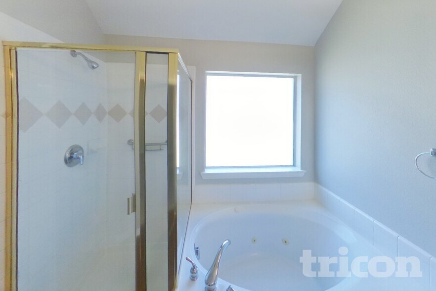 Building Photo - 3205 Silver Point Ct