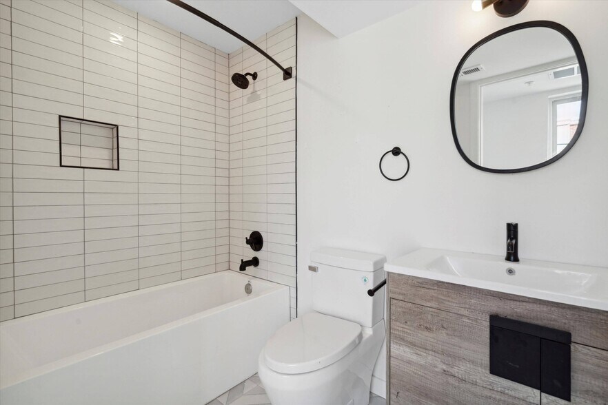 Building Photo - 1338 N 15th St