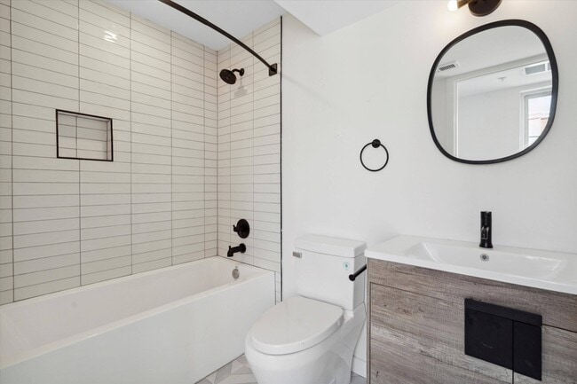 Building Photo - 1338 N 15th St