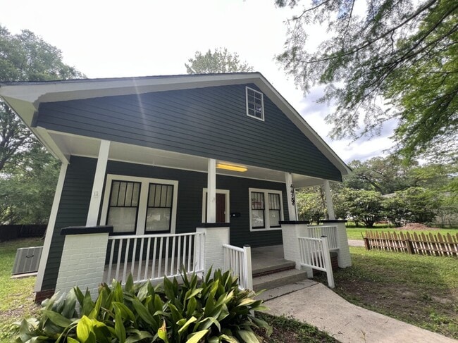 Building Photo - Spacious 5-Bedroom Home in Prime Zachary Location