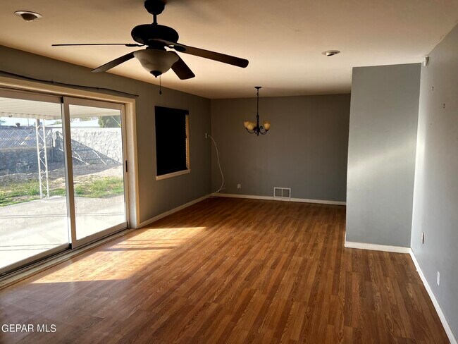 Building Photo - 112 De Leon Dr