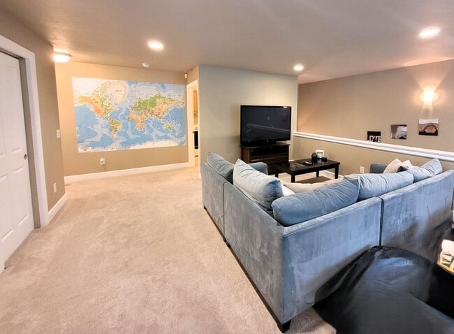 Building Photo - Beautiful Home in Desirable Geneva Neighborhood - 2700 sqft