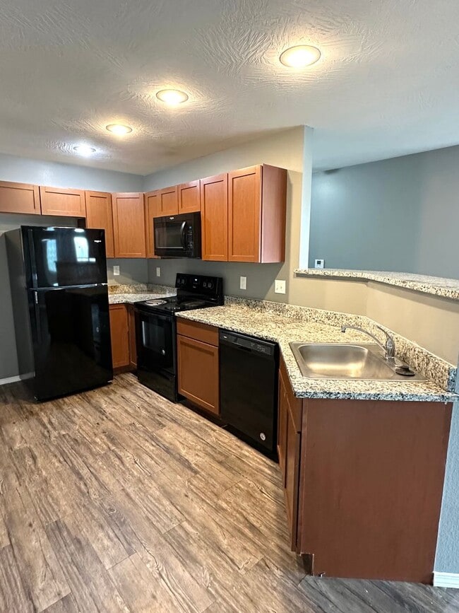 Building Photo - Comfortable 3 Bed Duplex in Convenient Ozark Location