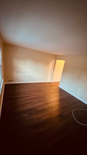 Building Photo - 331 N Oraton Pky