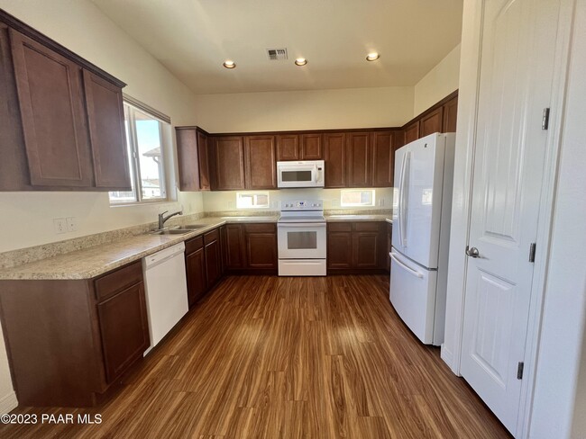 Building Photo - 5765 N Thornberry Dr