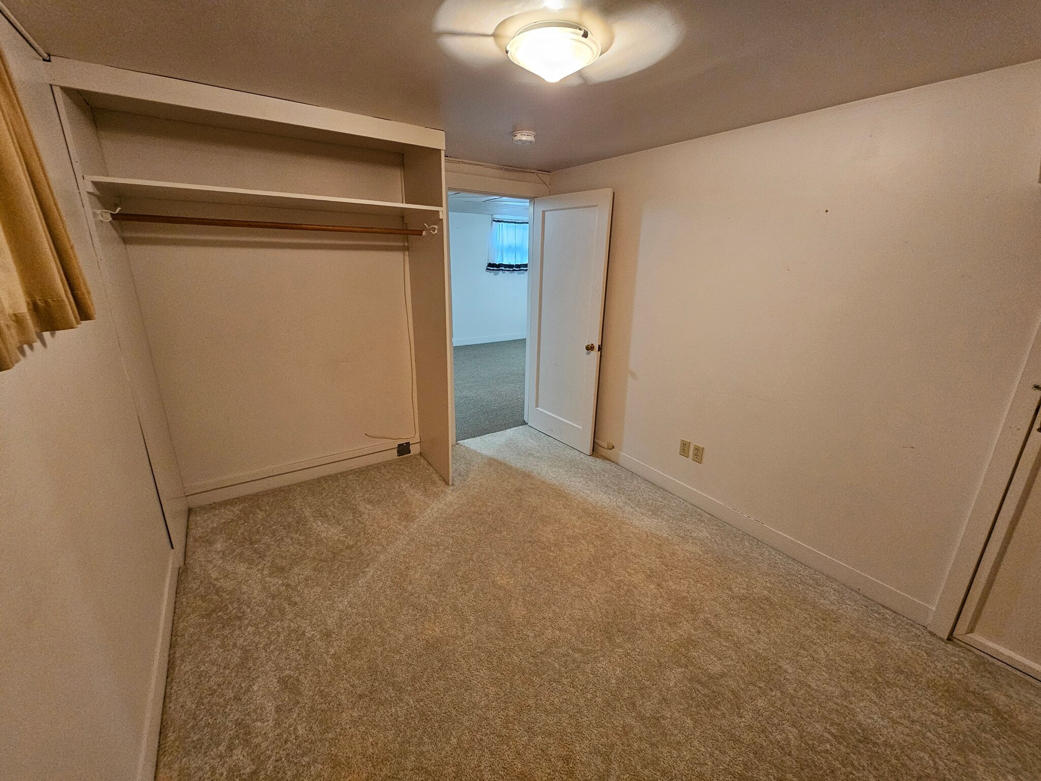 Bedroom - Downstairs - 868 Park Ave