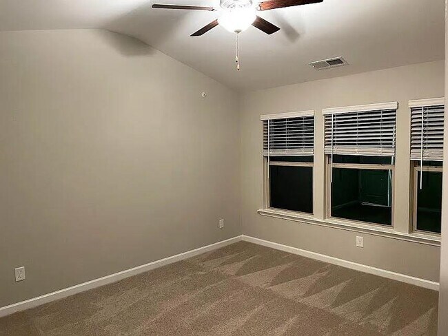 Building Photo - 1366 Elderwood Way