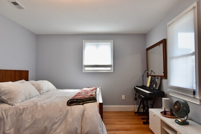 Building Photo - 157 Dorchester St