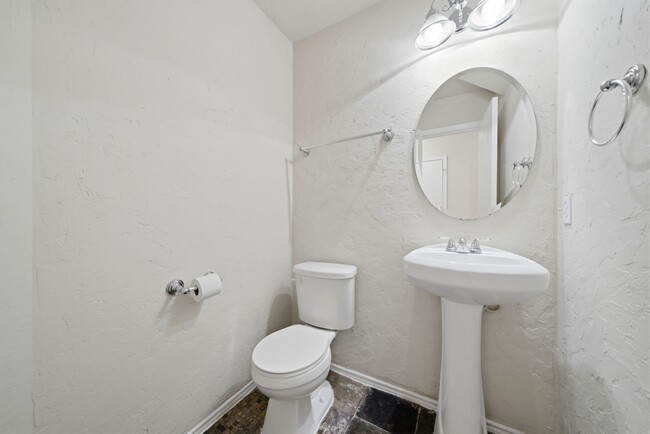 Building Photo - 730 Remwick Dr