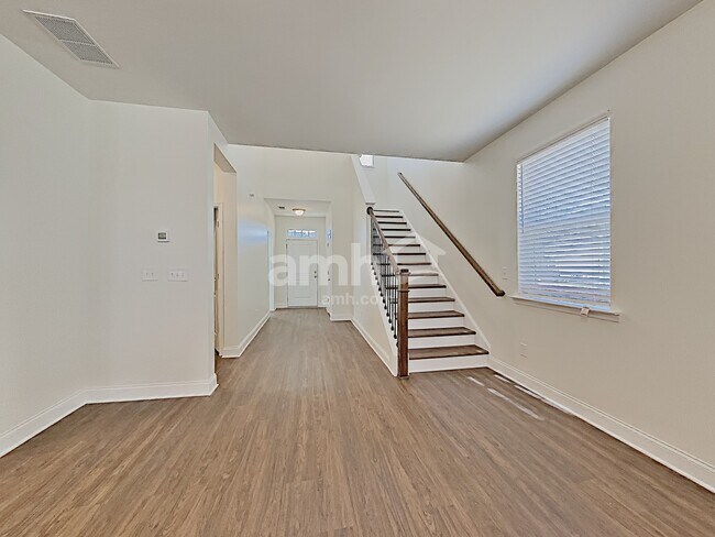 Building Photo - 214 Lake Vista Dr