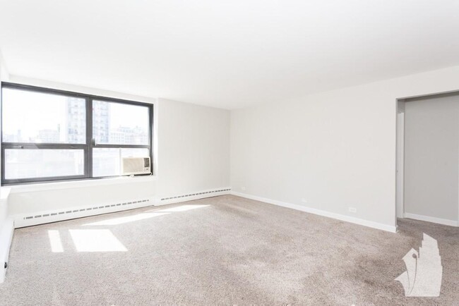 Building Photo - 1 bedroom in Chicago IL 60657