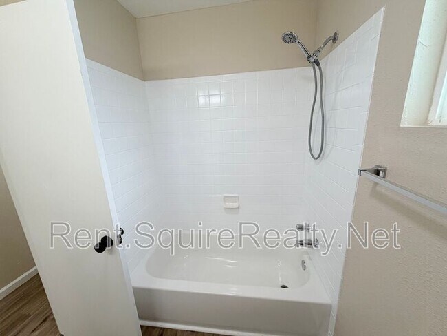 Building Photo - 355 S Aspan Ave