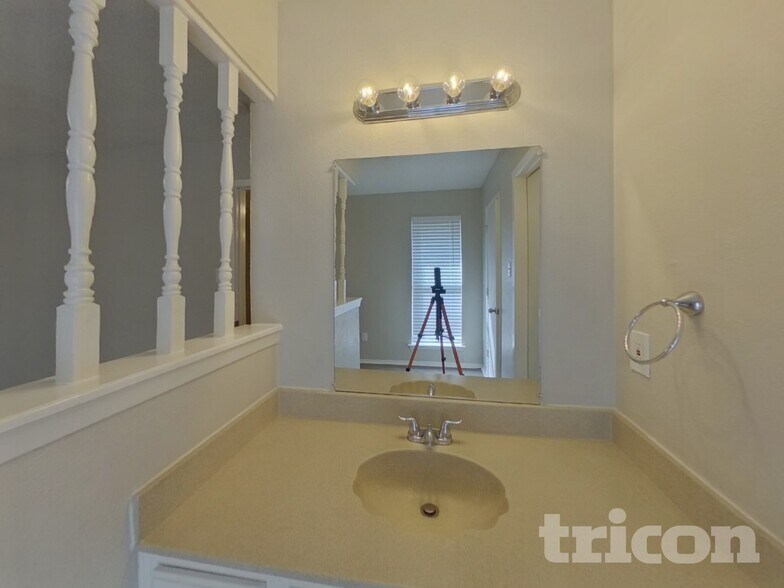 Building Photo - 717 Marlow Pl