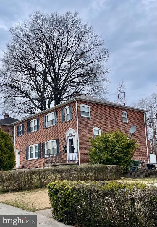 Building Photo - 2914 Clearview Ave