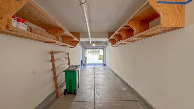 Building Photo - 37 Hinterland Way