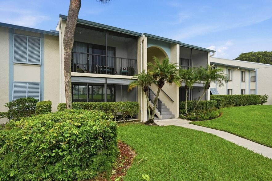 Building Photo - 1104 Green Pine Blvd