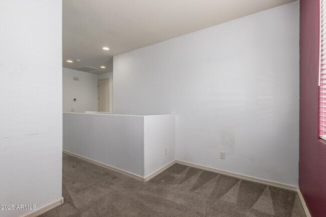 Building Photo - 5427 S Canyon Rim