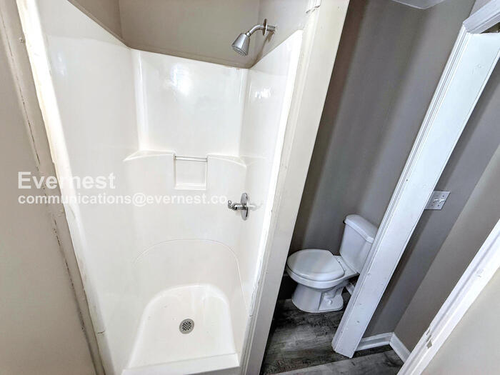 Building Photo - 920 80th St S