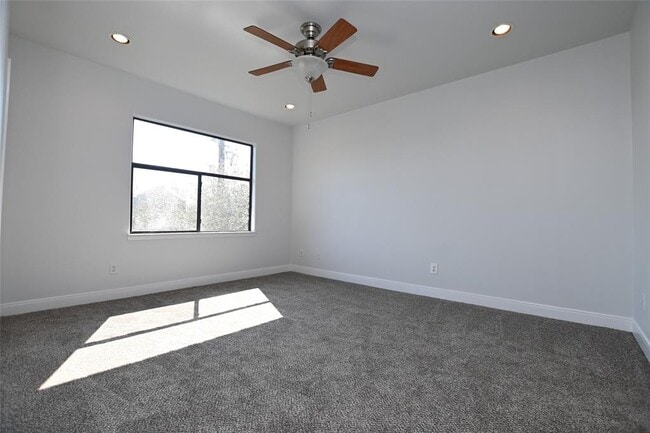 Building Photo - 1434 Ennis St