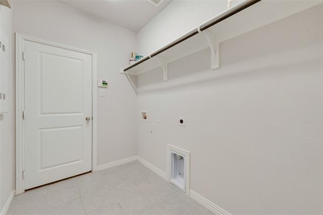 Building Photo - 609 Plaza Ln