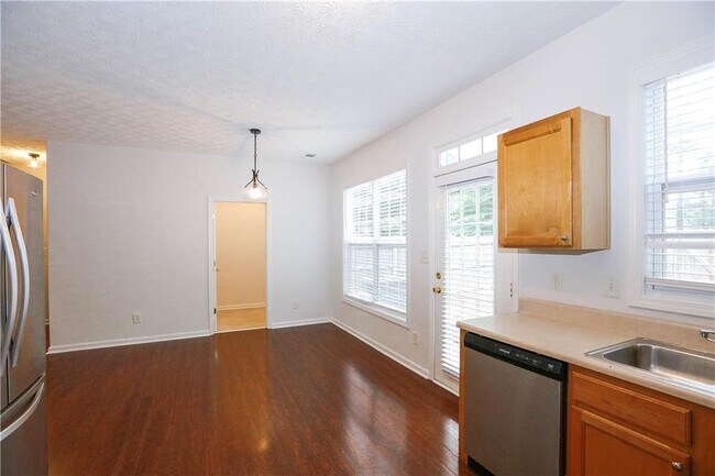 Building Photo - 3048 Kentmere Dr