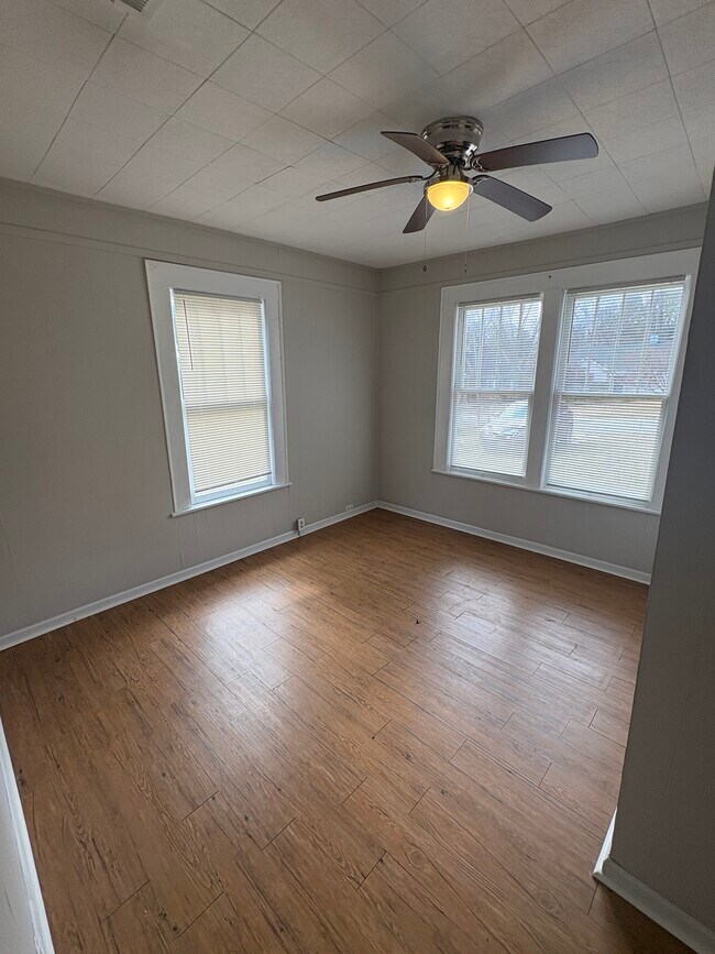 Building Photo - 3369 Montezuma Rd