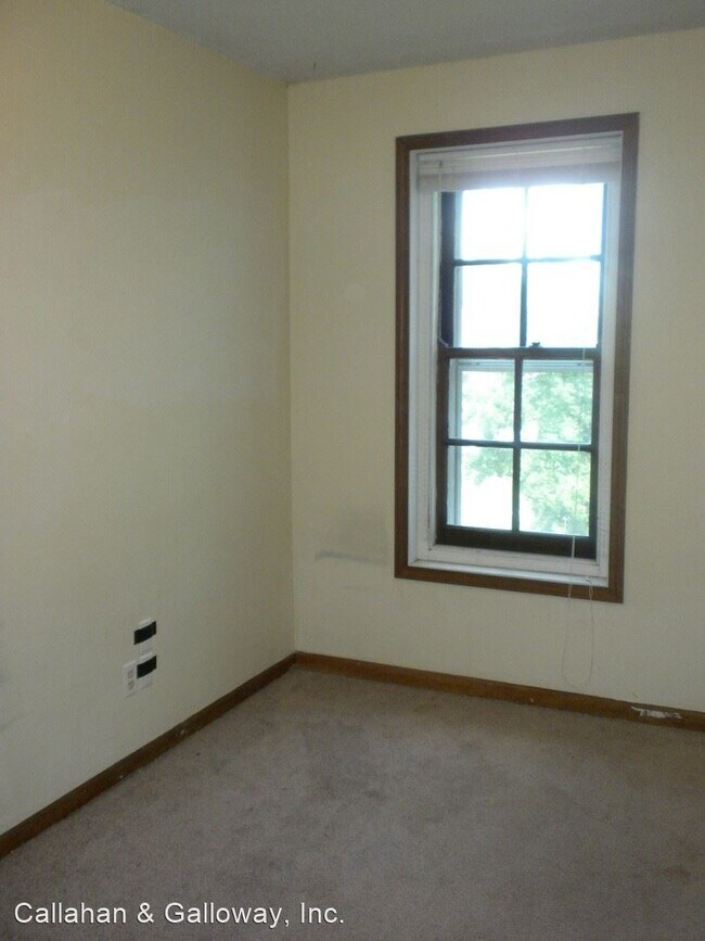 Building Photo - 1410 University Ave