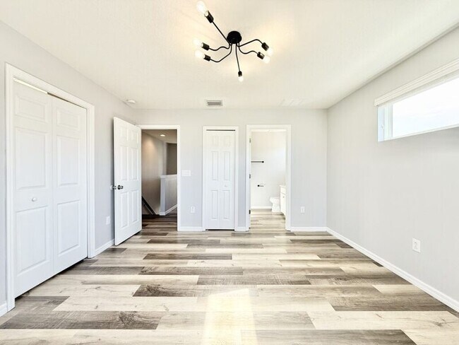 Building Photo - 7031 White Treetop Pl