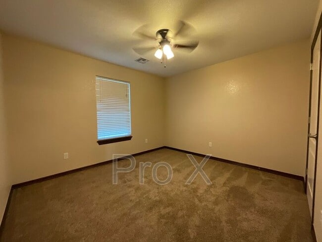 Building Photo - 1301 April Crossing