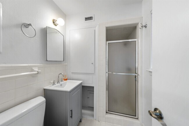 Building Photo - 4614 Merwin St