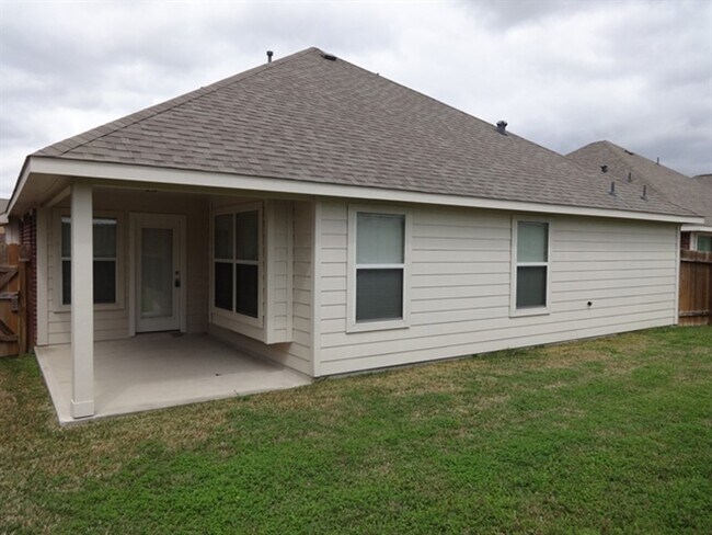 Building Photo - 21415 Branchport Dr