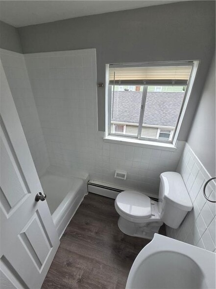 Building Photo - 15 Barrows St