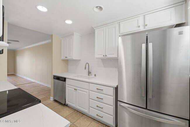Building Photo - 6482 Cavalleri Rd