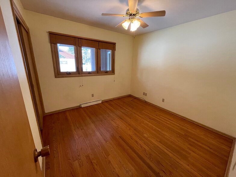 Bedroom 1 - 5505 Raymond Rd
