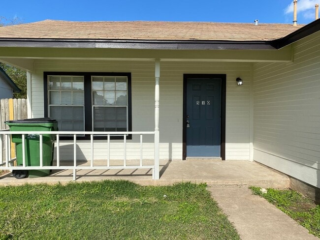 Building Photo - 510 Willowbend Cove