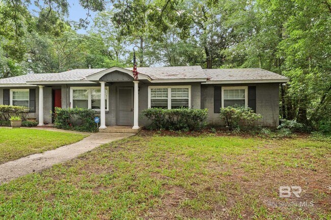 Primary Photo - 200 S Hillside Ln