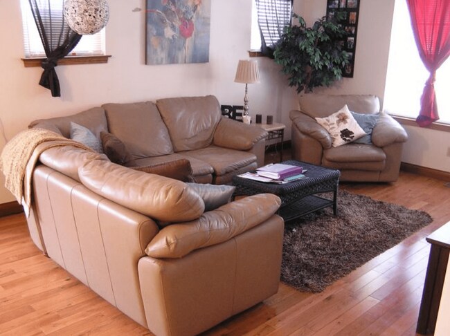 Building Photo - 128 Waller Ave