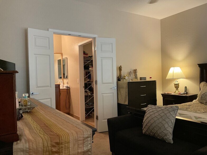 Building Photo - 7937 North Tern