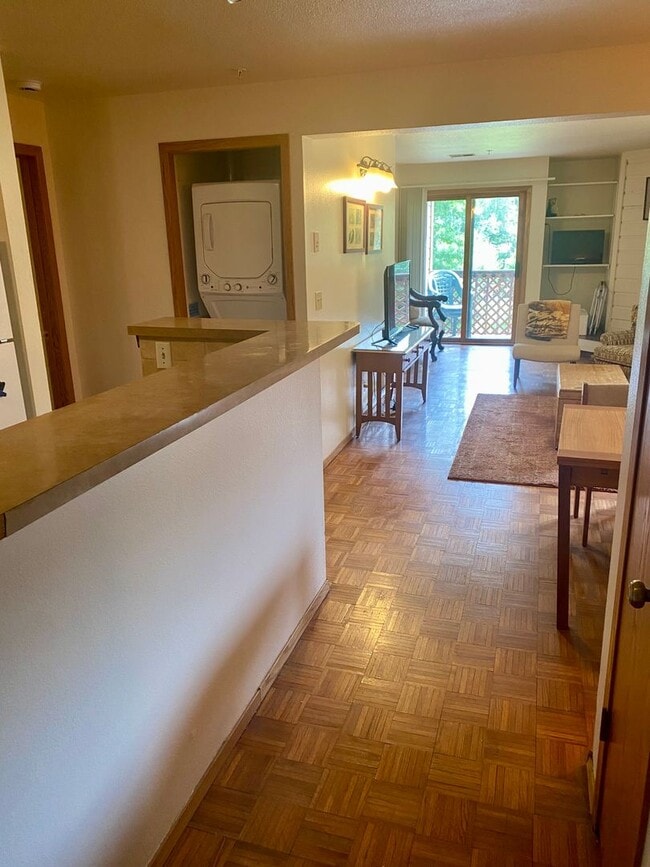 Building Photo - Furnished 2-Bedroom Condo with Great Amenities